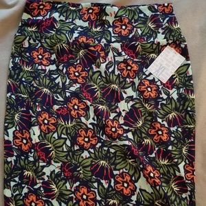 NWT Lularoe XL Cassie, Floral print